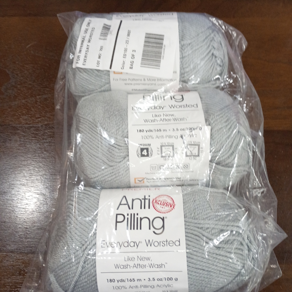 💜Premier Anti Pilling Everyday Worsted Yarn in Soft Gray
